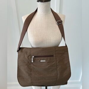 Baggallini Portobello Brown Messenger Bag
